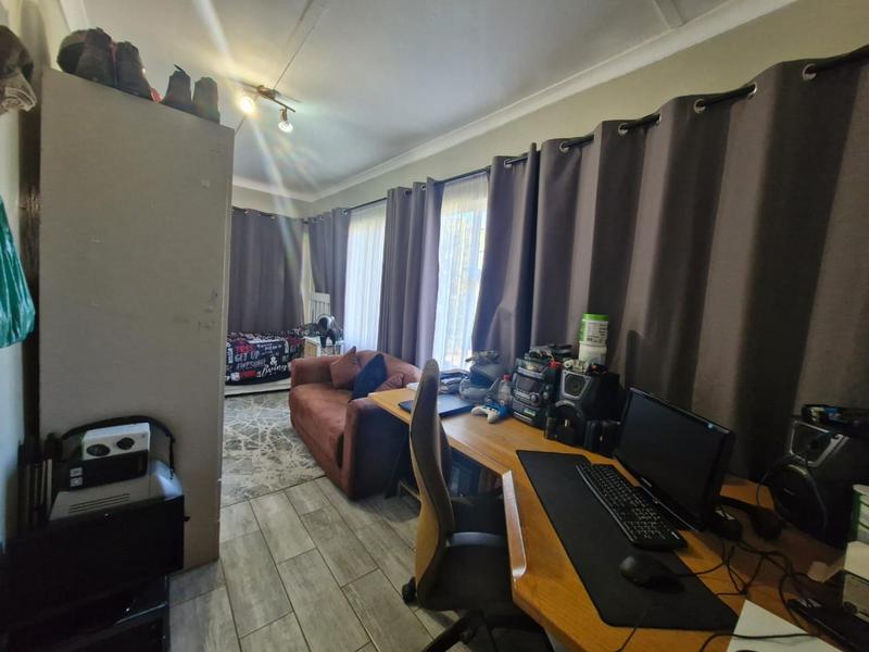 4 Bedroom Property for Sale in Bergsig Eastern Cape